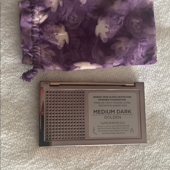 Powder foundation - Picture 3 of 3